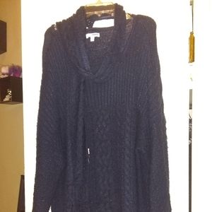 2 Sonoma navy blue sweater & Cream sweater 2 x